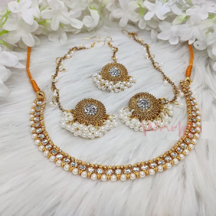 ঝলমলে ভারতীয় ফ্যাশনেবল অক্সিডাইজড জুয়েলারি সেট (নেকলেস, কানের দুল ও টিকলি)